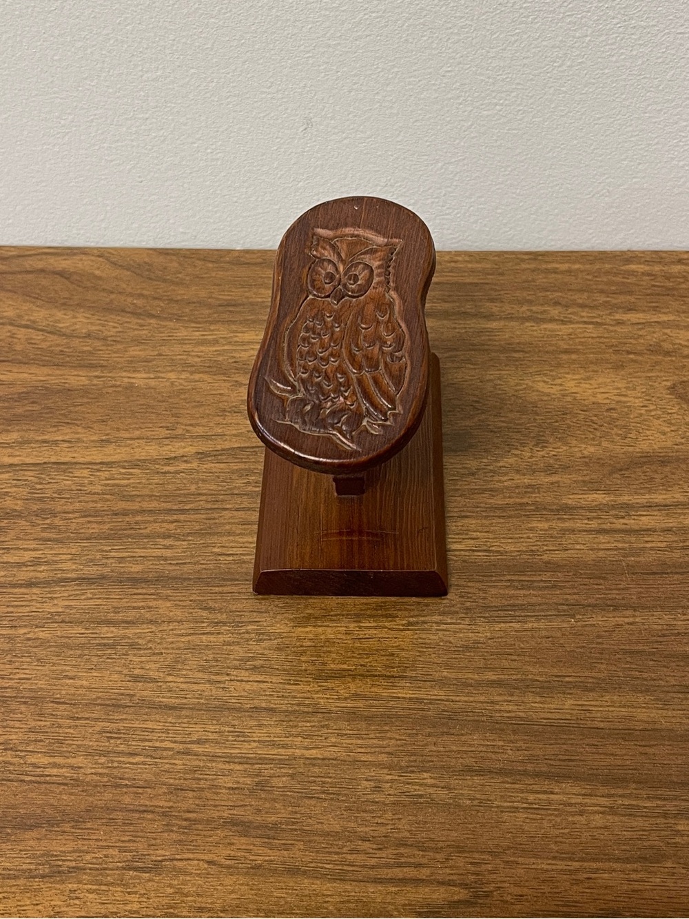 Vintage Recipe Card Holder Clothespin Clip Wooden Owl Carved Decor